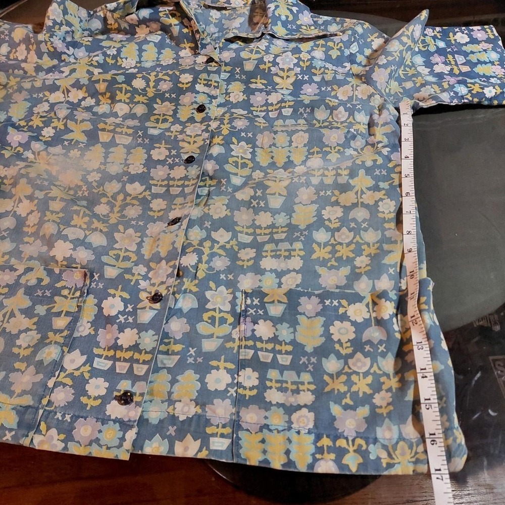 Vintage blue and yellow floral print short sleeve button up. - Picture 5 of 6